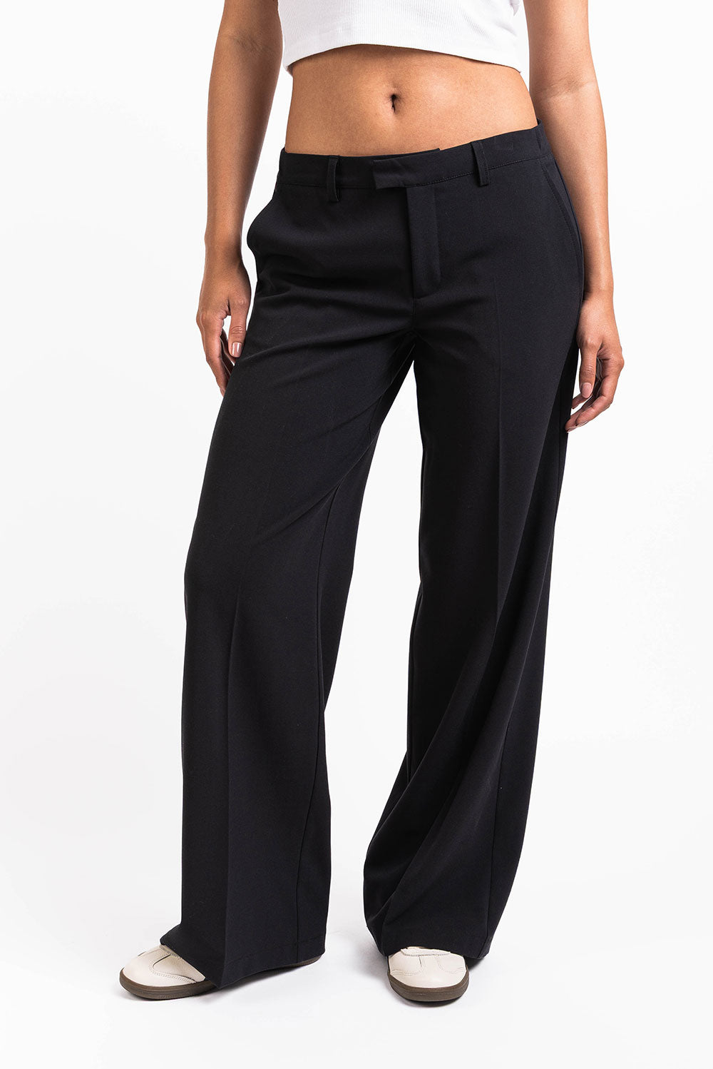Thilde 01Low Wide Suit Pants - Black